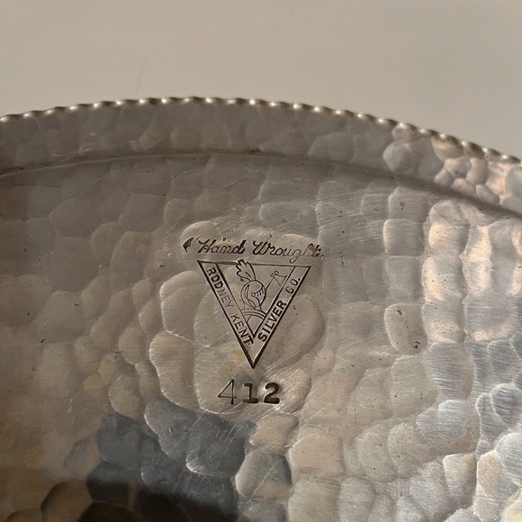 Vintage Hand Wrought Hammered Aluminum Lazy Susan w Tulip Design - Picture 10 of 11